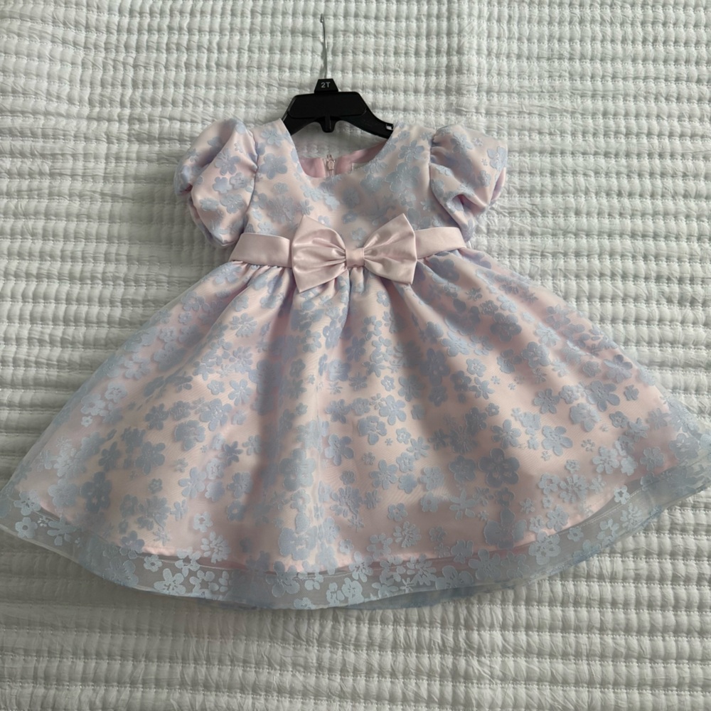 NWT dress for girls size 2T